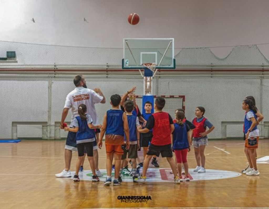 &Sigma;&upsilon;&nu;έ&nu;&tau;&epsilon;&upsilon;&xi;&eta; &mu;&epsilon; &tau;&omicron;&upsilon;&sigmaf; &Gamma;&iota;ώ&rho;&gamma;&omicron; &kappa;&alpha;&iota; &Nu;ί&kappa;&omicron; &Theta;&epsilon;&omicron;&delta;&omega;&rho;ά&kappa;&omicron;