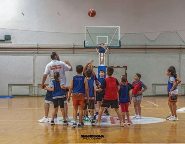 &Sigma;&upsilon;&nu;έ&nu;&tau;&epsilon;&upsilon;&xi;&eta; &mu;&epsilon; &tau;&omicron;&upsilon;&sigmaf; &Gamma;&iota;ώ&rho;&gamma;&omicron; &kappa;&alpha;&iota; &Nu;ί&kappa;&omicron; &Theta;&epsilon;&omicron;&delta;&omega;&rho;ά&kappa;&omicron;